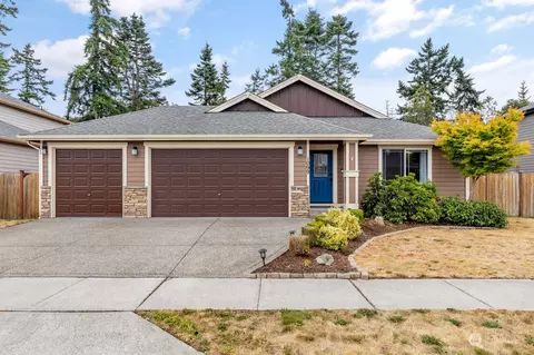 1099 NW Longview Dr, Oak Harbor, WA 98277
