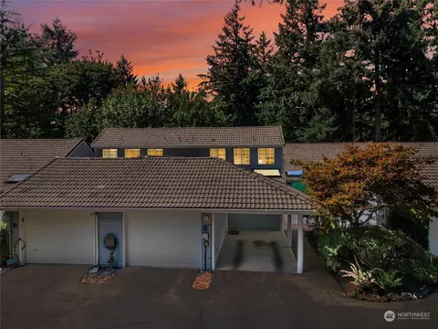 1320 Evergreen Park Dr SW #8, Olympia, WA 98502