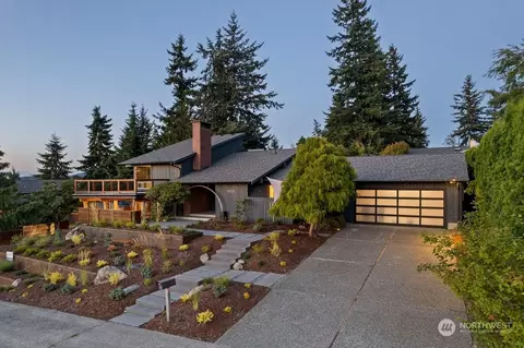 1008 E Toledo St, Bellingham, WA 98229