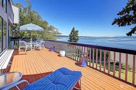 1813 Cascade View Dr, Camano Island, WA 98282