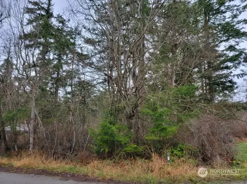 5 E Nnn E Shipping View Dr, Freeland, WA 98249