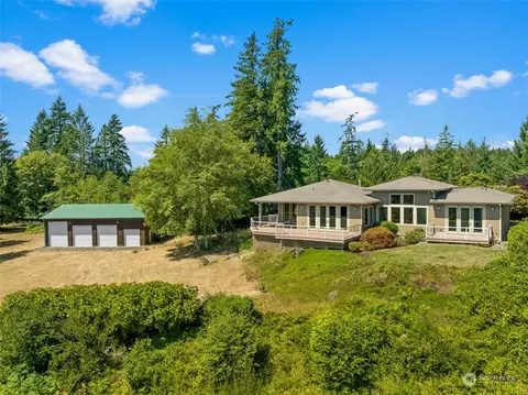 100 E North Bay Pl, Allyn, WA 98524