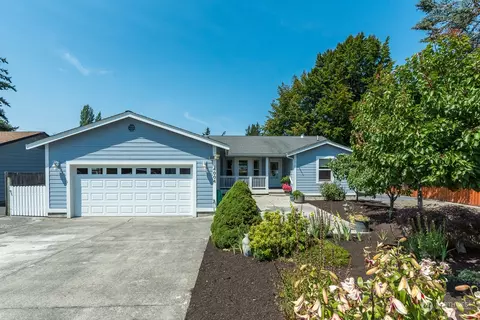 4004 R Ave, Anacortes, WA 98221