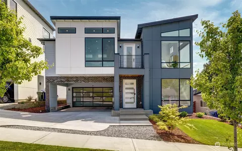 991 N 33rd Pl, Renton, WA 98056