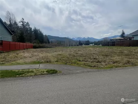 92 E Cobblestone Ln, Sequim, WA 98382