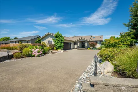 5512 Sehome Ct, Blaine, WA 98230