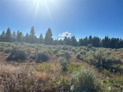 200 Blue Jay Rd, East Wenatchee, WA 98802