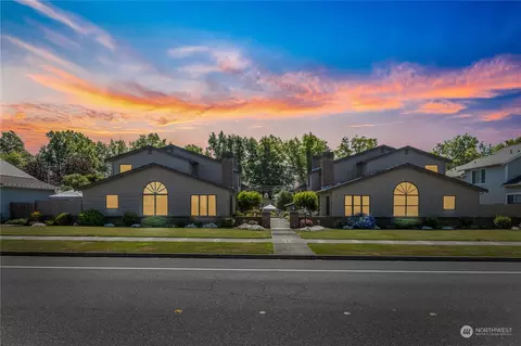 1111 Grover St #1A, Lynden, WA 98264