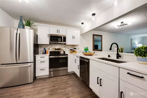 6479 137th Ave NE #373, Redmond, WA 98052