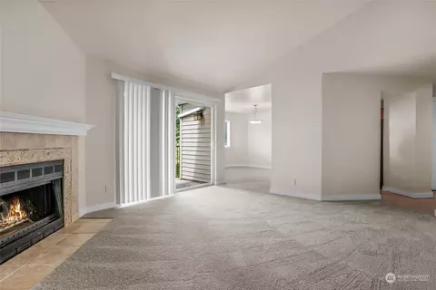 12044 100th Ave NE #H302, Kirkland, WA 98034