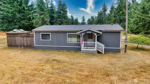 505 Centre St N, Rainier, WA 98576
