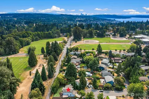 555 19th Pl, Kirkland, WA 98033