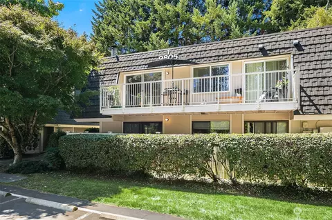 9805 NE 124th St #108, Kirkland, WA 98034