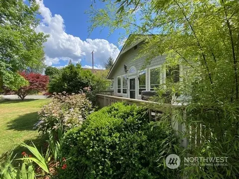 8366 Maple Ave SE, Snoqualmie, WA 98065