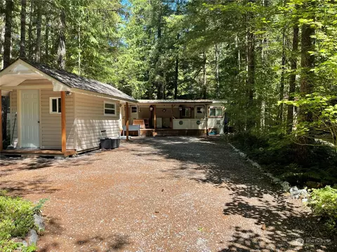 157 Christmas Tree Cir, Deming, WA 98244
