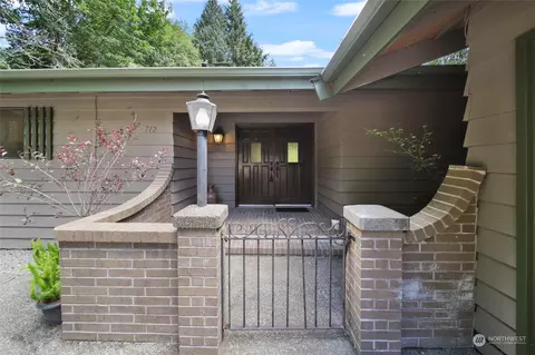 712 Z St SE, Tumwater, WA 98501