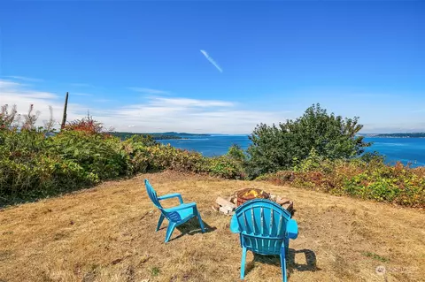 10730 SW Cowan Rd, Vashon, WA 98070