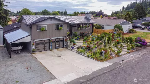 19952 Lei Garden Rd, Burlington, WA 98233