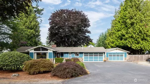 411 N Caroline St, Burlington, WA 98233