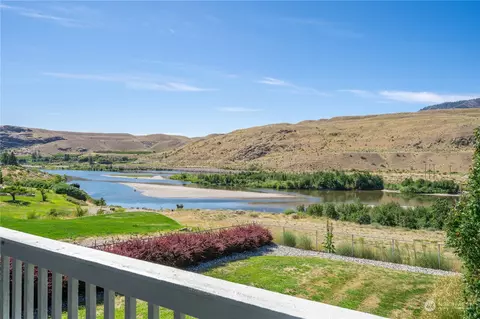 107 Bill Shaw Rd, Pateros, WA 98846
