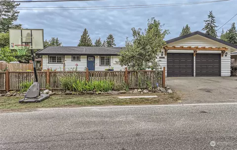 15704 56 Ave W, Edmonds, WA 98026