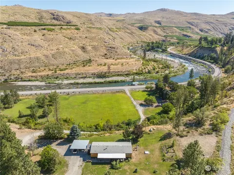 485 Highway 153, Pateros, WA 98846