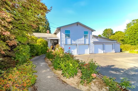 6821 92nd St E, Puyallup, WA 98371