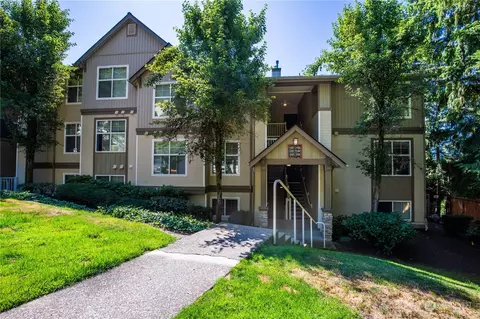 23420 SE Black Nugget Rd #F204, Issaquah, WA 98029
