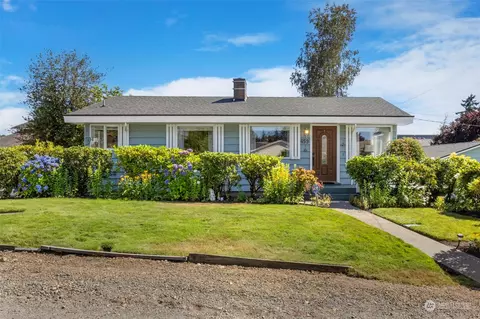 459 NE Ryen St, Poulsbo, WA 98370