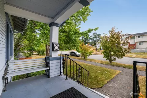 2327 Cedar St, Everett, WA 98201 photo 2