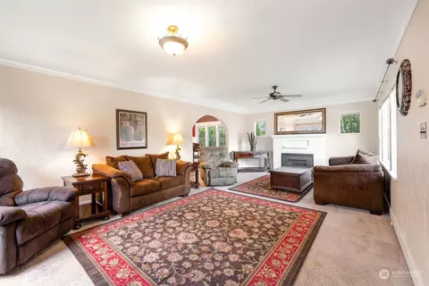 2327 Cedar St, Everett, WA 98201 photo 4