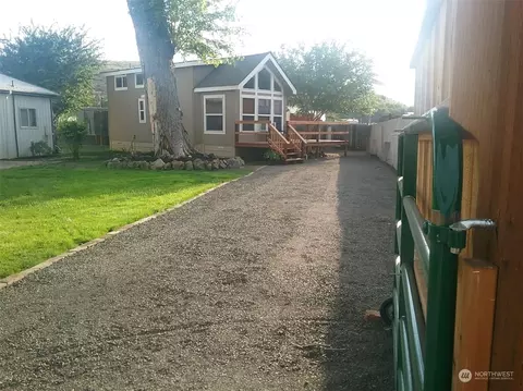 303 Main St, Starbuck, WA 99359