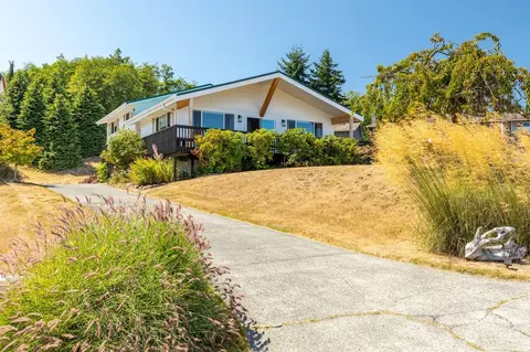 4652 Elsica Dr, Clinton, WA 98236
