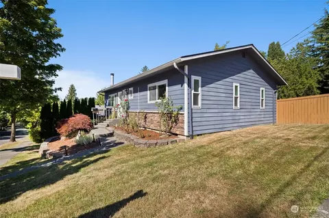 7222 16th Ave SW, Seattle, WA 98106