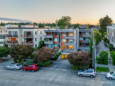 2333 43rd Ave E #102, Seattle, WA 98112