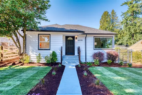4116 SW 104th St, Seattle, WA 98146