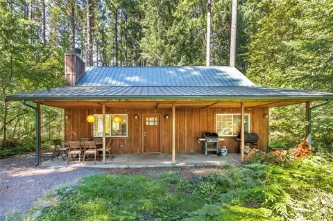 238 Mountain View Dr, Packwood, WA 98361