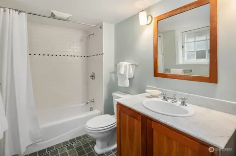 135 34th Ave E, Seattle, WA 98112 photo 25