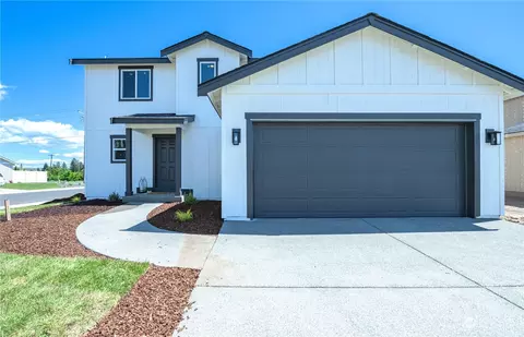107 Walnut St, Tieton, WA 98947