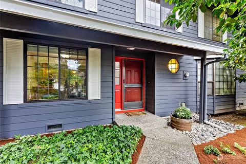 8525 139th Ave NE, Redmond, WA 98052