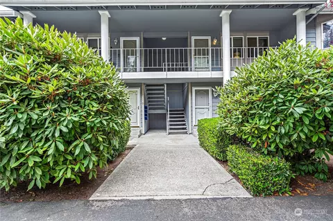 8319 Cirque Dr W #4, University Place, WA 98467