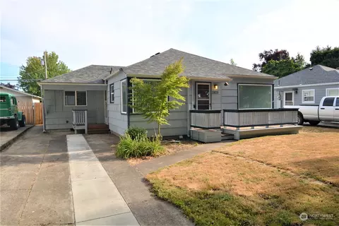 2825 Louisiana St, Longview, WA 98632