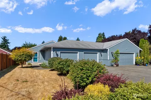 7710 51st Ave NE #A&B, Marysville, WA 98270