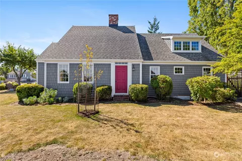 107 NE 9th St, Coupeville, WA 98239