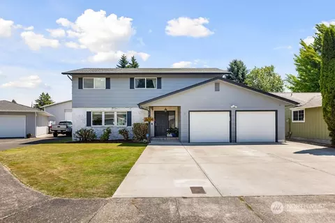 8 Linda Ln, Longview, WA 98632