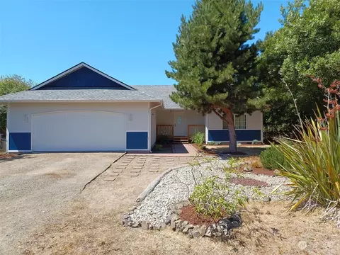 315 Octopus Ave NE, Ocean Shores, WA 98569