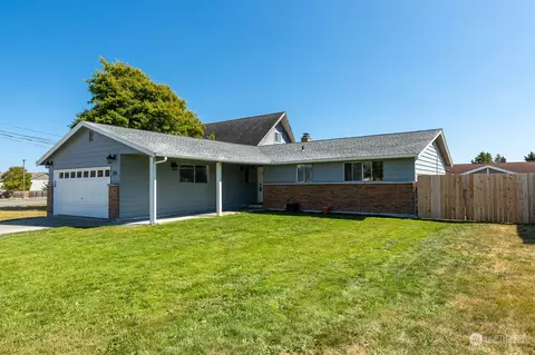 335 SW 3rd Ave, Oak Harbor, WA 98277