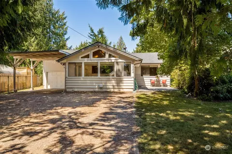 5204 Rainier Dr E, Bonney Lake, WA 98391