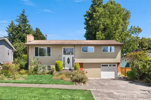 9038 34th Ave SW, Seattle, WA 98126