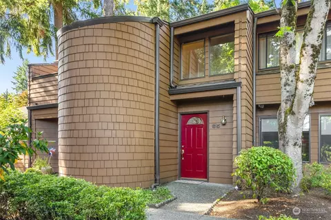 11416 NE 128th St #65, Kirkland, WA 98034